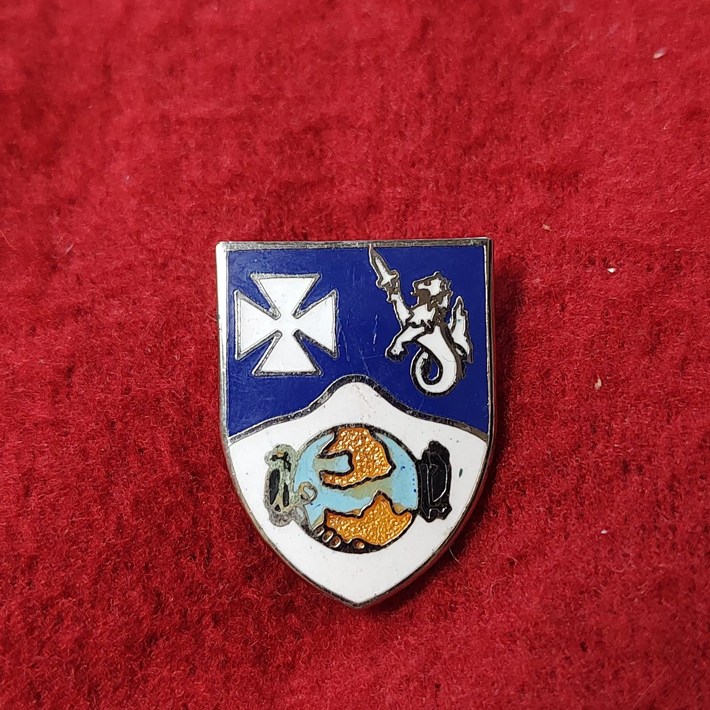 VINTAGE US Army 23rd INFANTRY Badge Pin (19CR59)