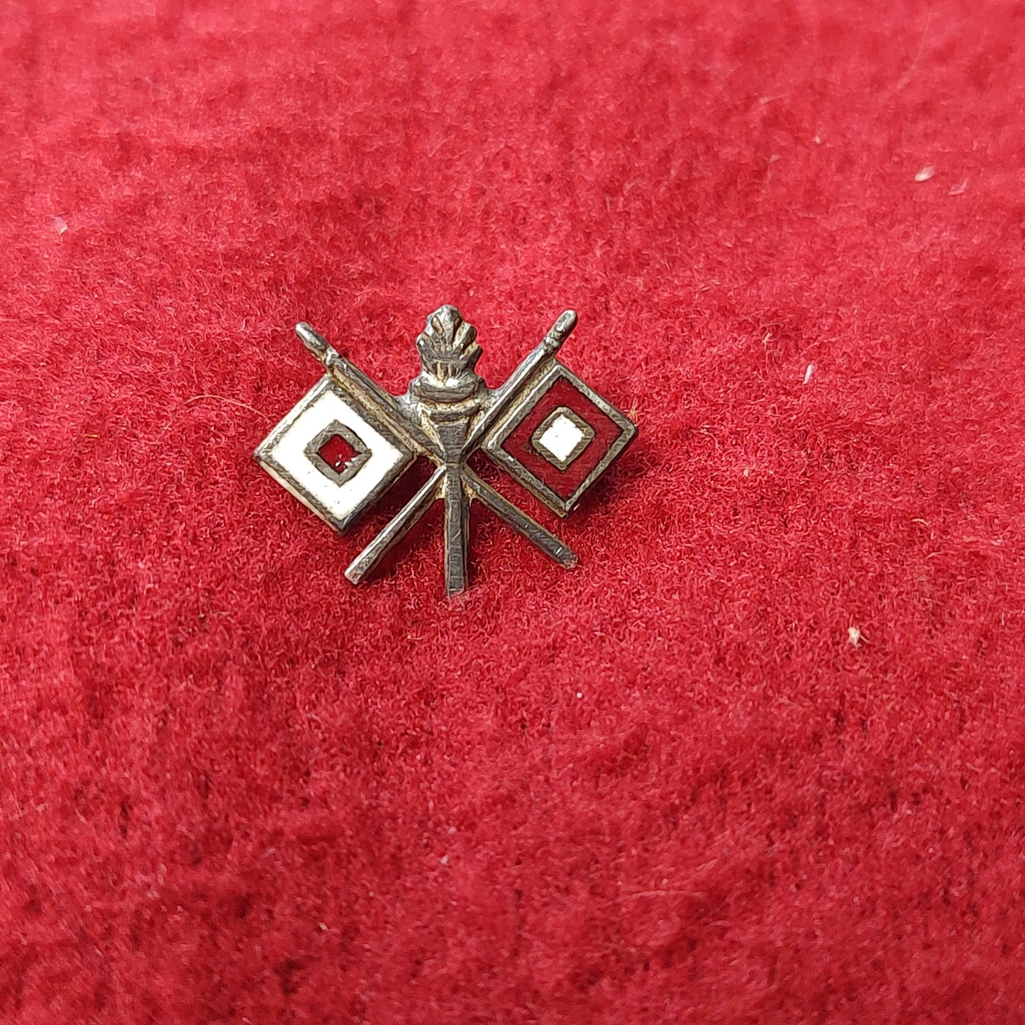 Vintage US Army SIGNAL CORPS Badge Pin
(19CR78)