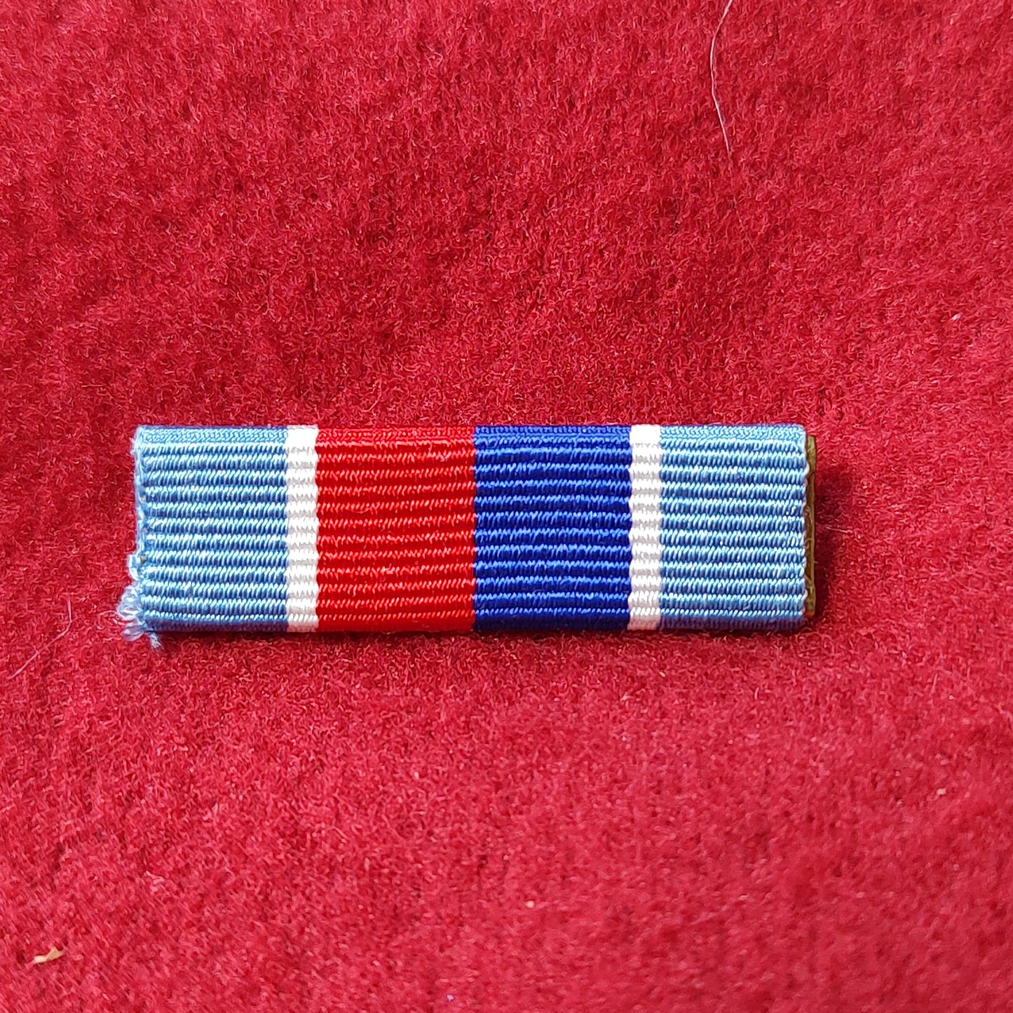 VINTAGE US MISSION TO HAITI
Ribbon/Pin (21CR34)