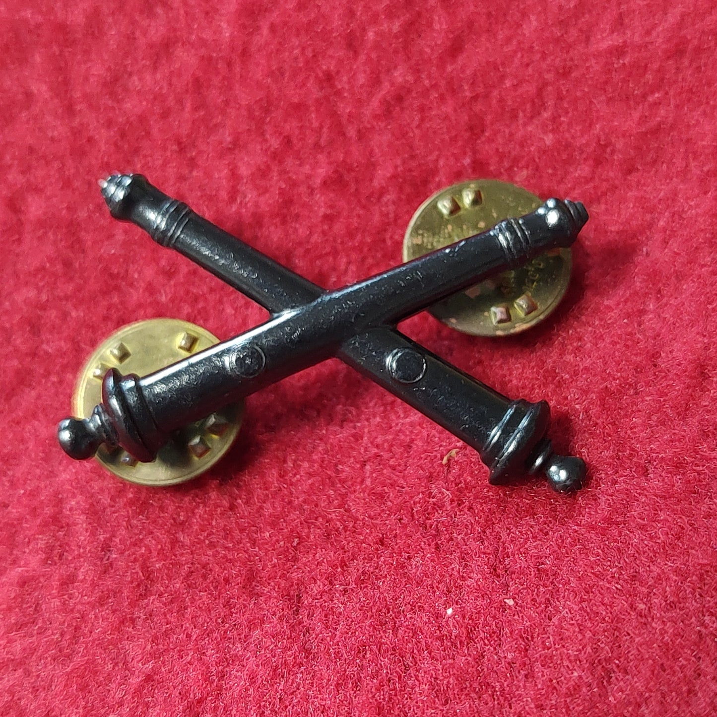 US Army ARTILLERY Subdued Pin (21CR46)