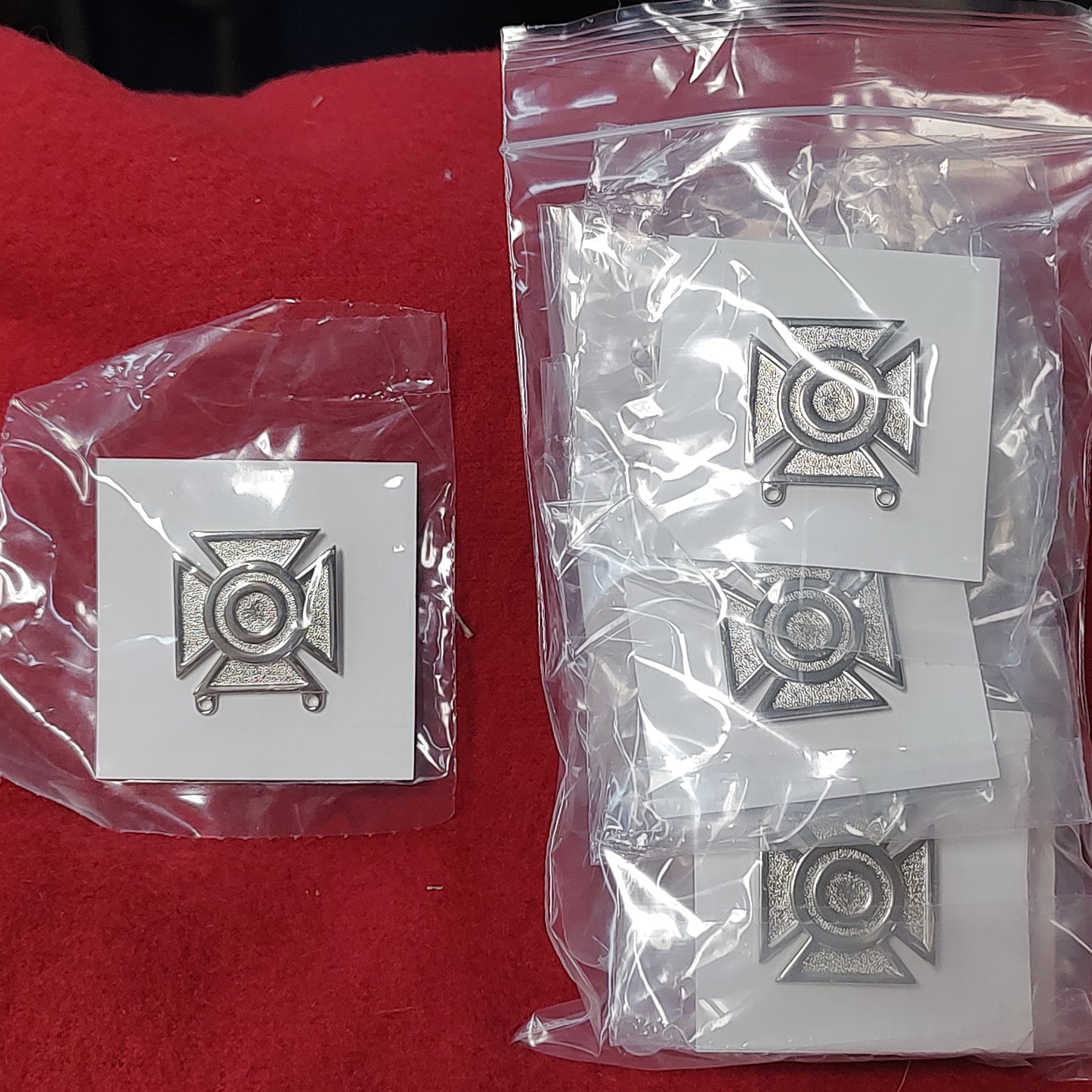 Pack of 10 US Army SHARPSHOOTER Badge/Pin  (27CR1)