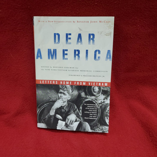 Book: 2002 Paperback DEAR AMERICA Letters Home from Vietnam (maunal)