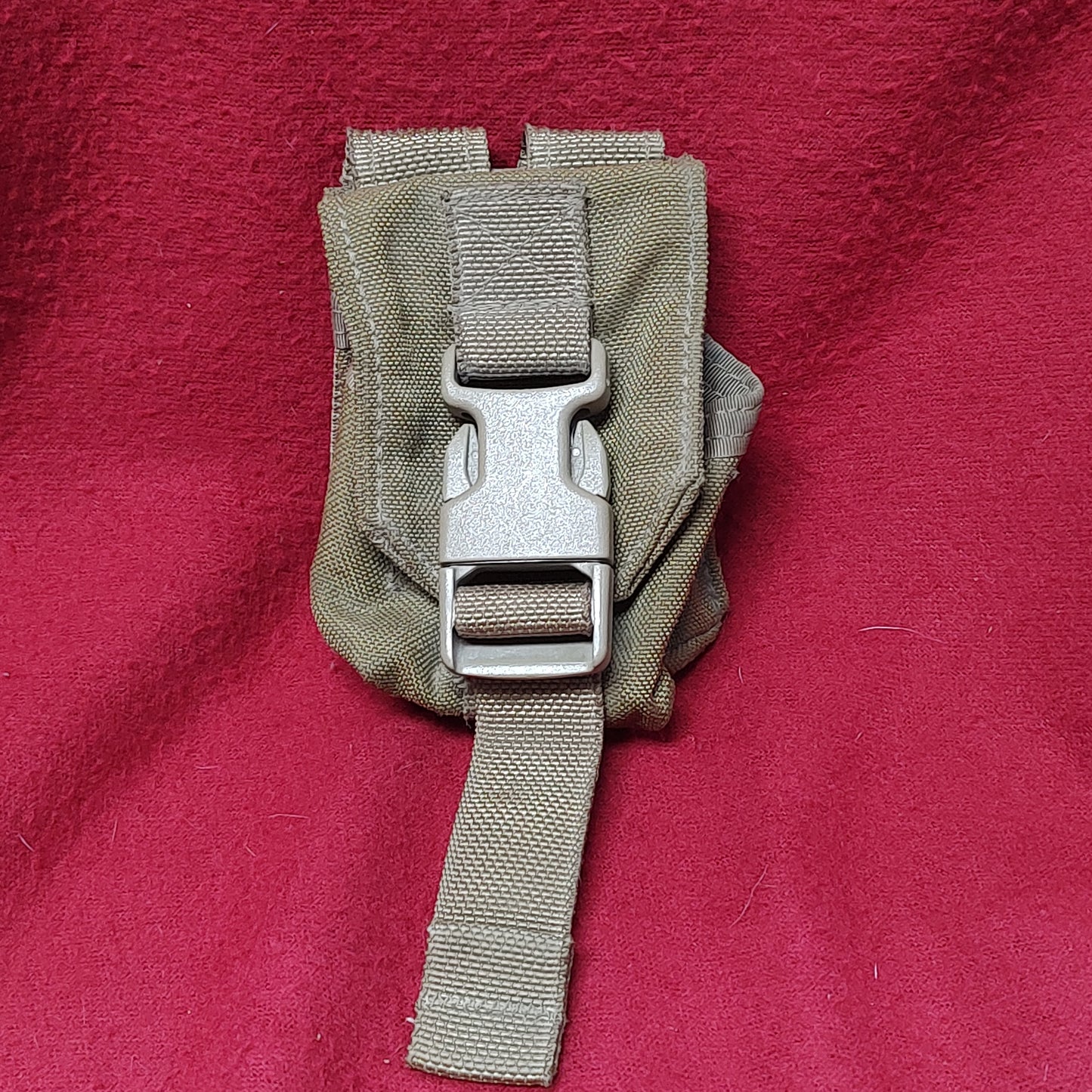 Eagle Industries MC-FGC-1-MS-COY Coyote Grenade Pouch  Good Condition (03g 35cr- ca3-31)