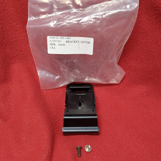 NOS US Army Bracket Lever NVG Helmet Base Plate w Screw (wtslf-MH425)
