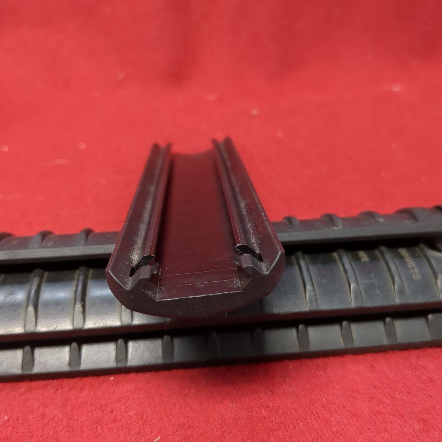 Lot of 4 - 11 Rib Rail Cover P&S PRODUCTS Excellent Condition (FB18-MH519)