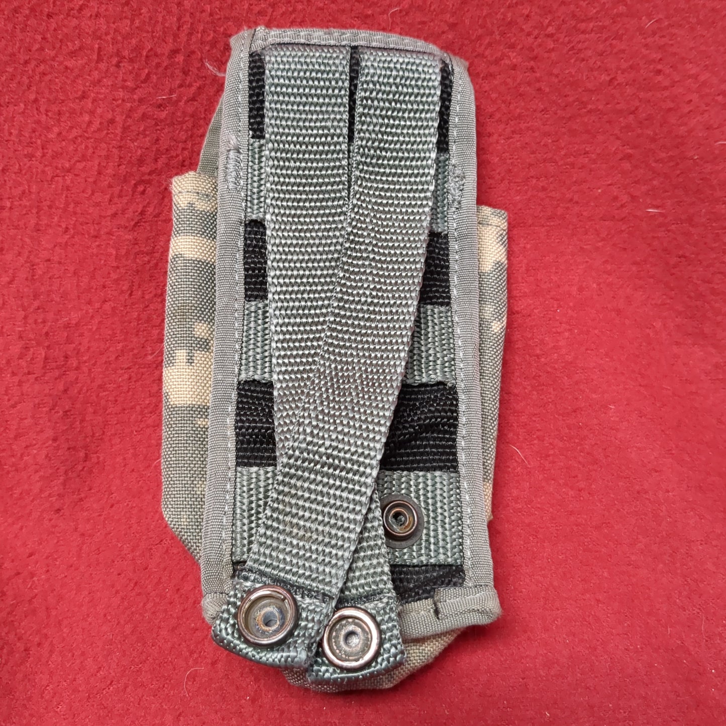 US Army Single Magazine Pouch Molle ACU UCP Good Condition (ACU?-MH567)