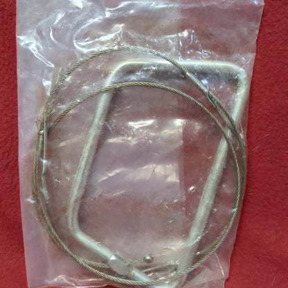 Vietnam Era Parachute Rip Cord Excellent Condition (01g 06cc- ca9-MH646)