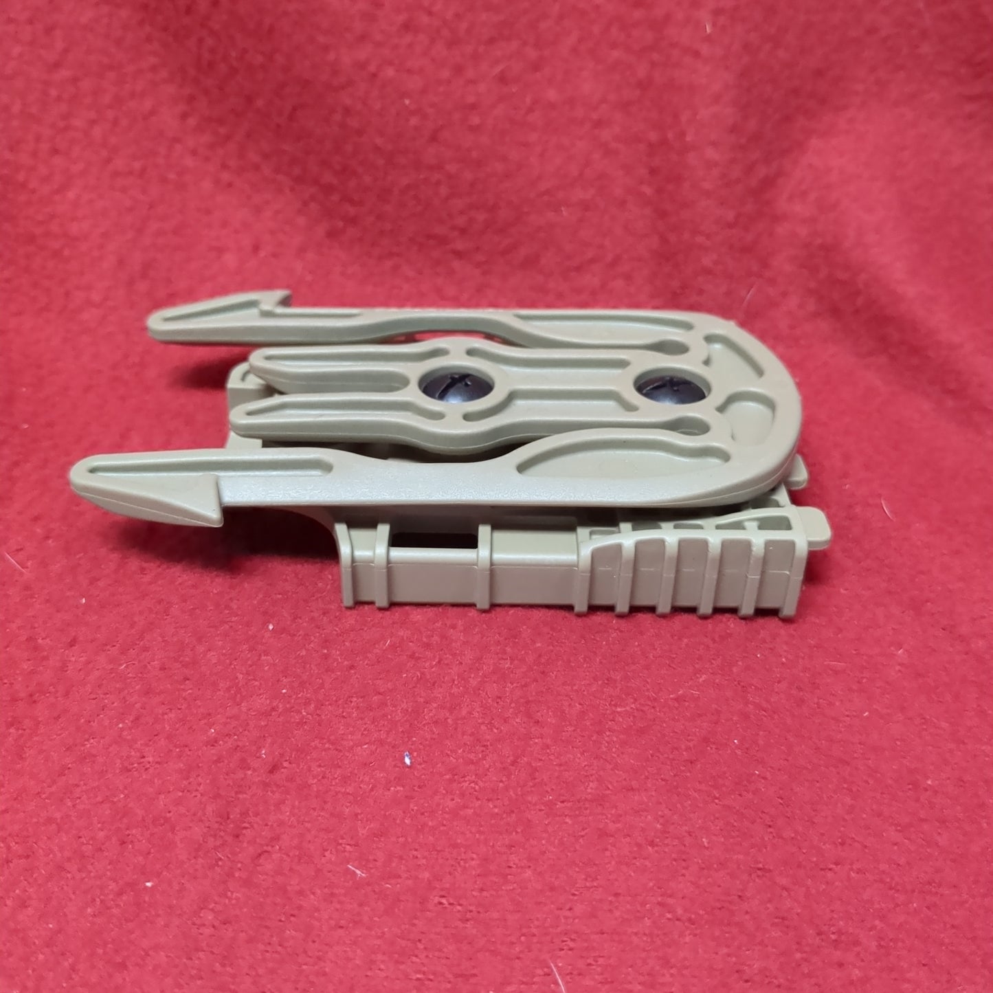 Safariland 16 Molle Locking Fork + Receiver plate (DCL- da6-MH657)