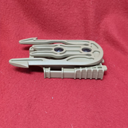 Safariland 16 Molle Locking Fork + Receiver plate (DCL- da6-MH657)
