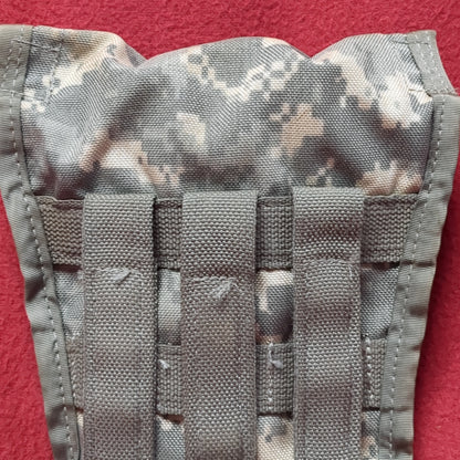 US Army Suction Catheter Pouch UCP ACU Molle II Good Condition (acu?-MH697)
