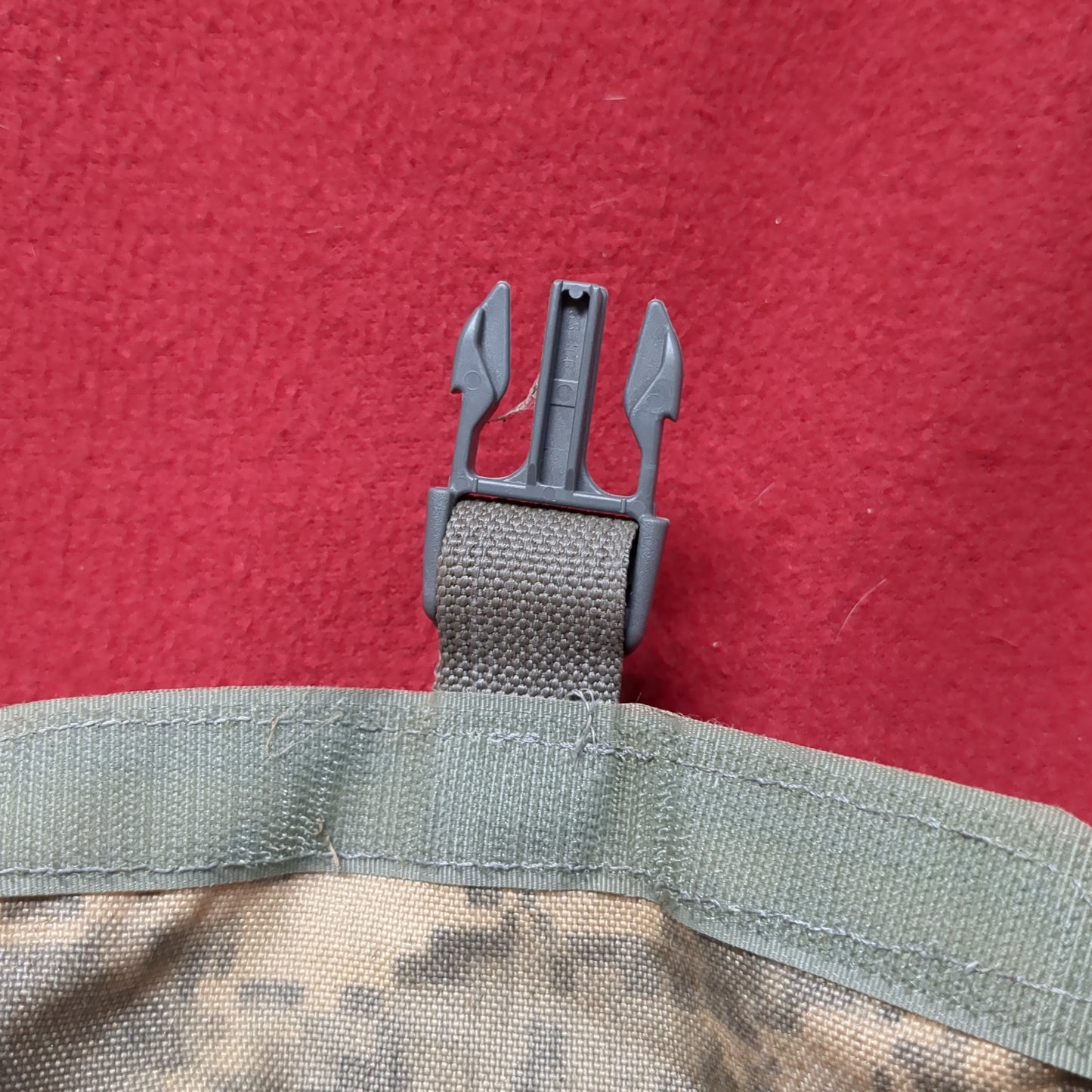 US Army Suction Catheter Pouch UCP ACU Molle II Good Condition (acu?-MH697)