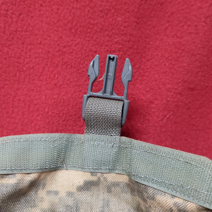 US Army Suction Catheter Pouch UCP ACU Molle II Good Condition (acu?-MH697)