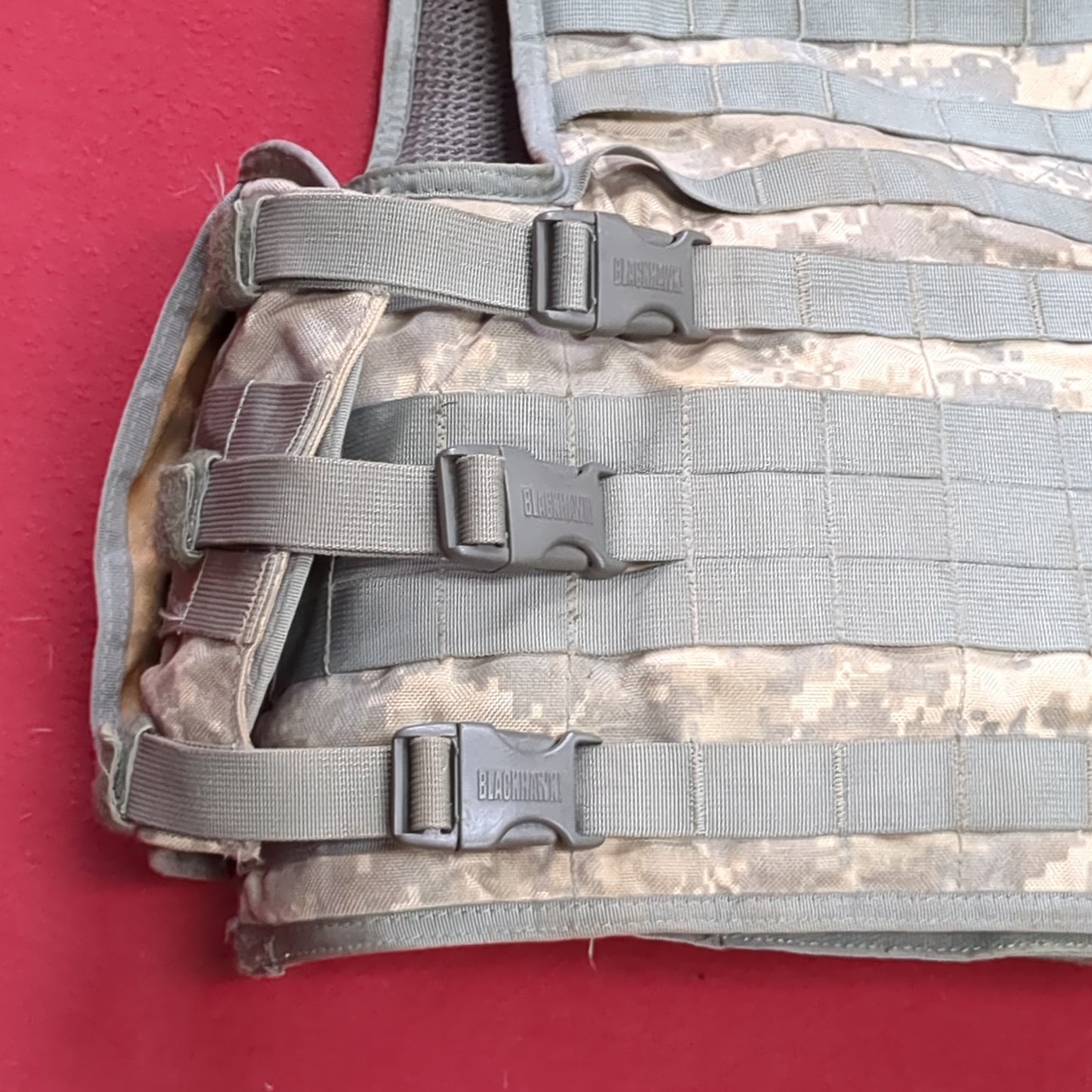Blackhawk Tactical Vest W/Hydra Storm Bladder Carrier UCP ACU (eb09-APR148)