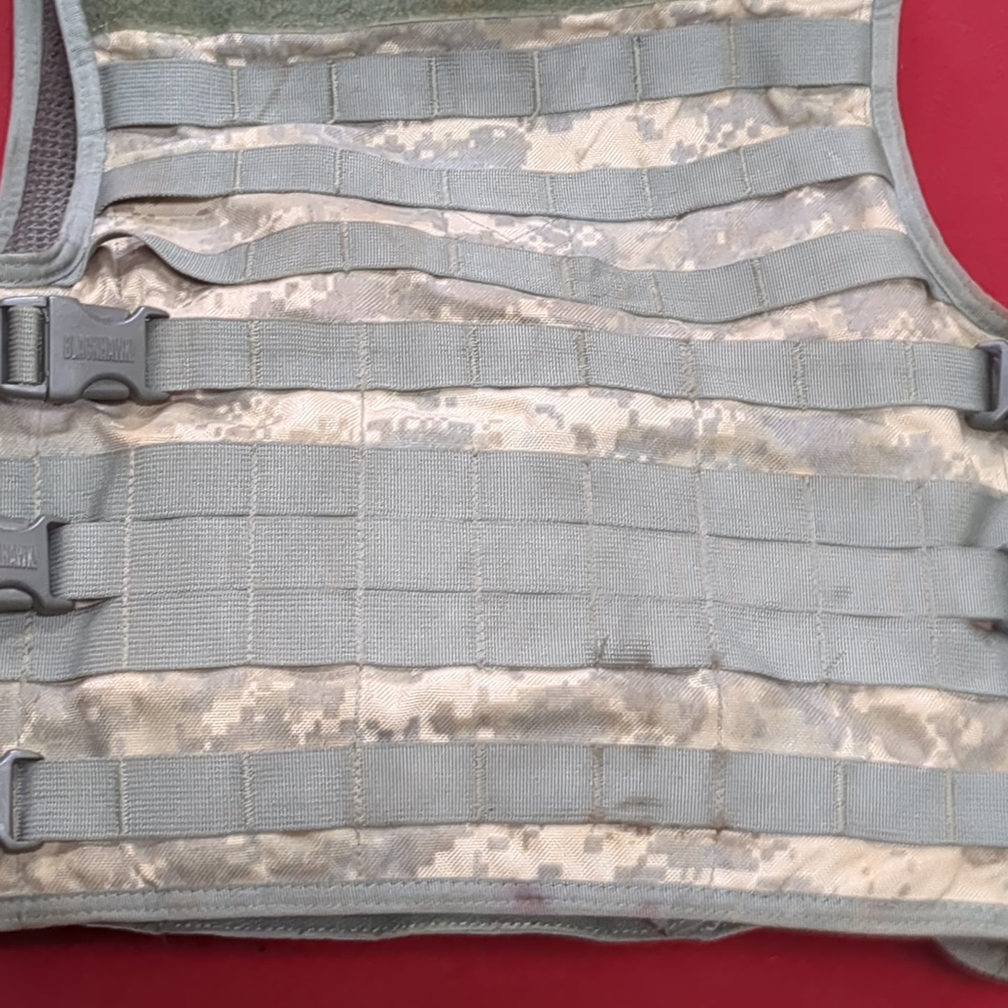 Blackhawk Tactical Vest W/Hydra Storm Bladder Carrier UCP ACU (eb09-APR148)