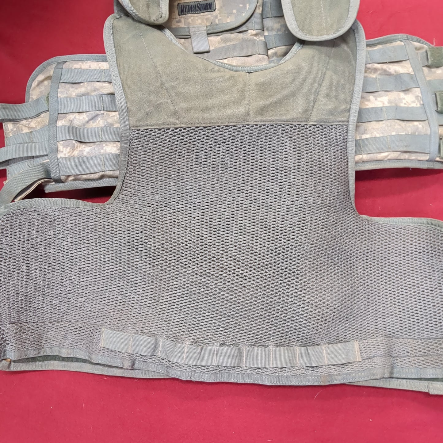 Blackhawk Tactical Vest W/Hydra Storm Bladder Carrier UCP ACU (eb09-APR148)