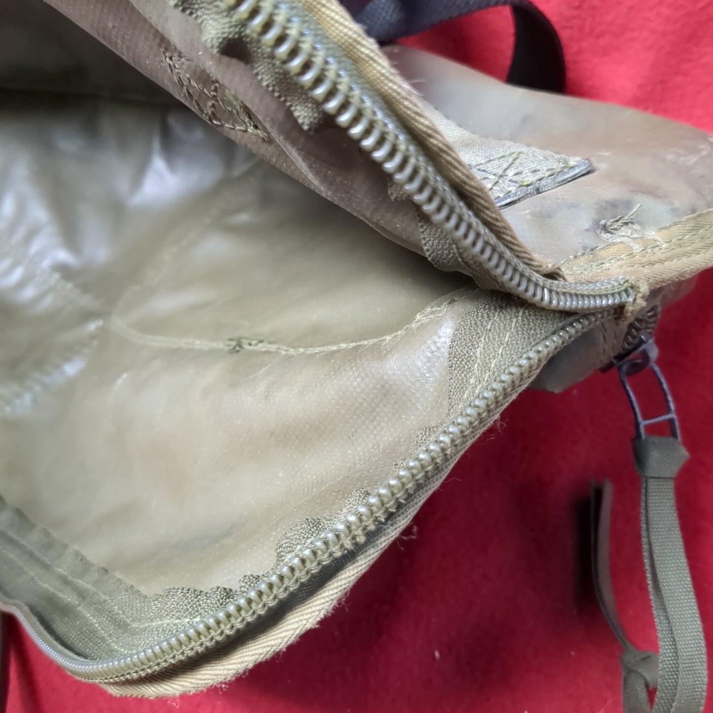 US Army Carrying Case Spare Barrel Bag Nylon Vinyl Water Resistant W/ Padded Sling (BA04-APR246)