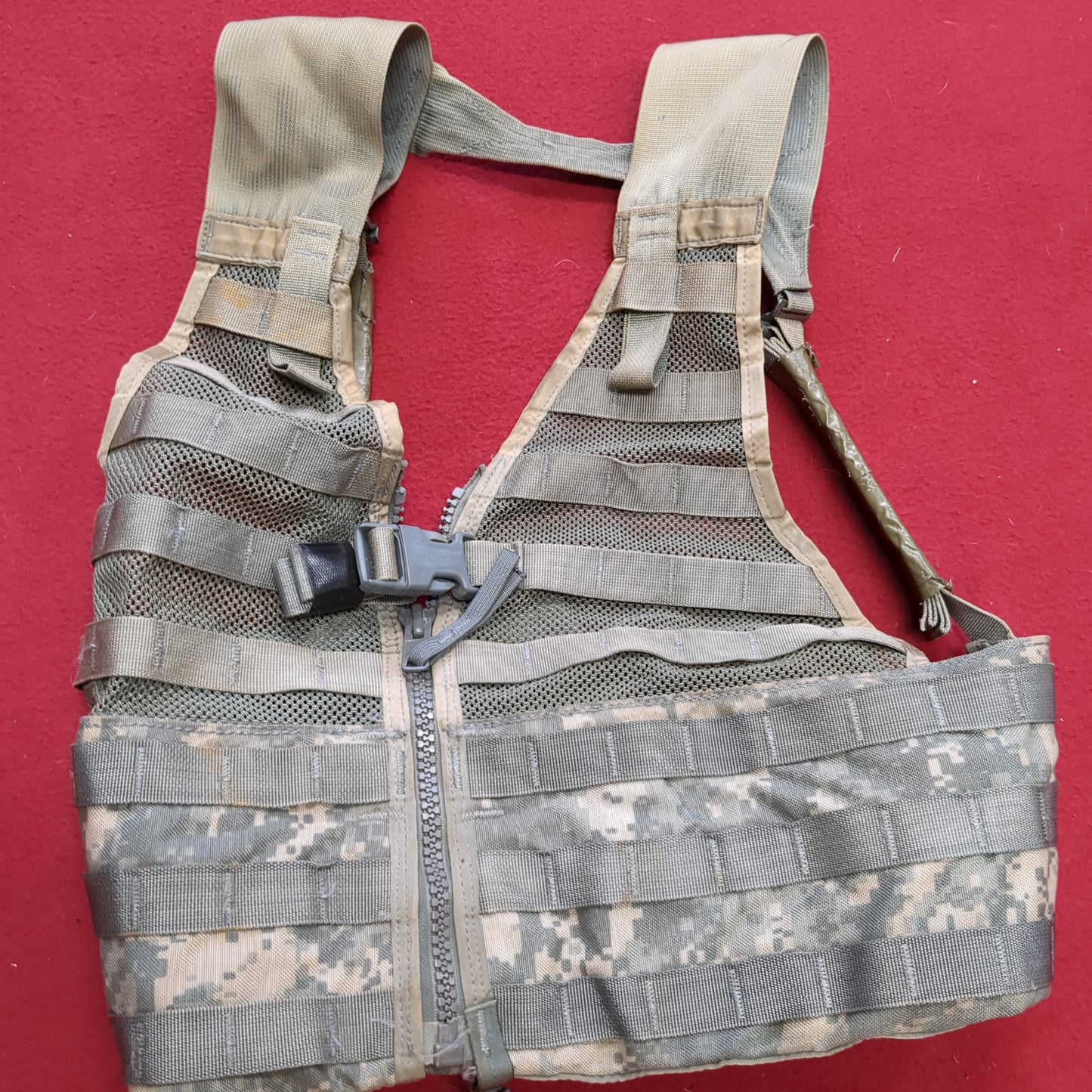 Chest Rig ACU Digitial Camo Fighting Load Carrier FLC Molle (eb09-APR270)