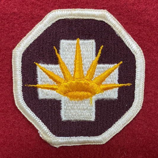 VINTAGE US Army 8th Medical Brigade Patch Sew-On (12o53)