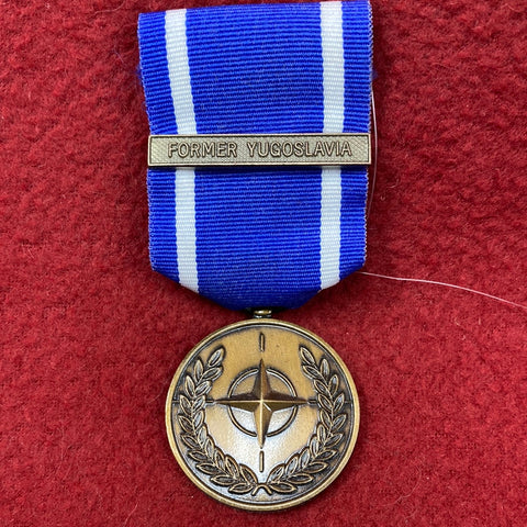 Vintage US NATO Medal Former Yugoslavia Army (db26)