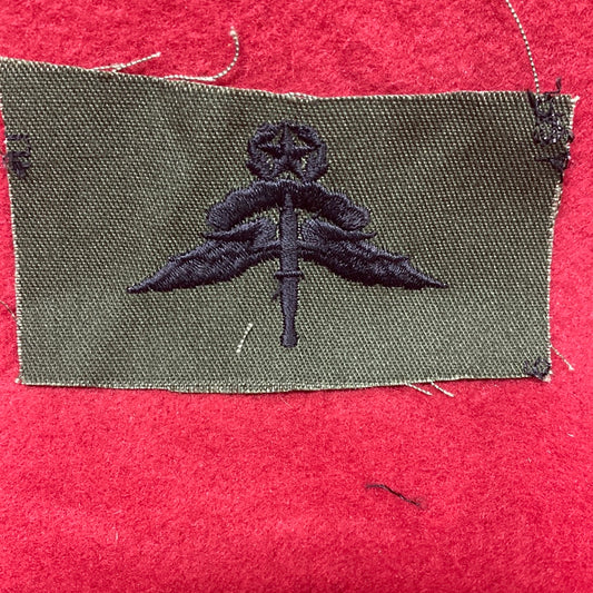 US Army MASTER FREEFALL HALO PARACHUTIST Badge SEW ON Subdued OD Black (BU05-Halo2)