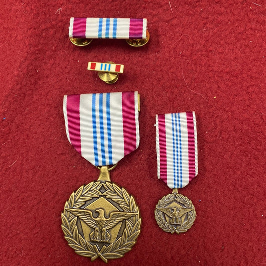 Vintage US Military Defense Meritorious Sevice Medal Set (full size/mini/ribbon/ribbon pin (WSB08-db50)