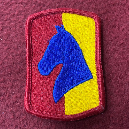VINTAGE US Army 138th Artillery Patch Sew-On (12o144)