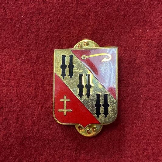 VINTAGE US Army 5th Air Defense Artillery Pin (04cc70)