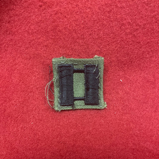 VINTAGE US Army CAPTAIN Patch SEW ON Subdued OD Black (04cc13)