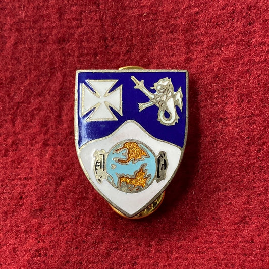 VINTAGE US Army WWII 23rd Infantry Pin (04cc58)