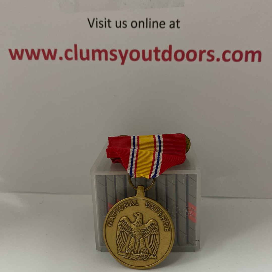 Vintage US Military National Defense Medal Army (2cc52)