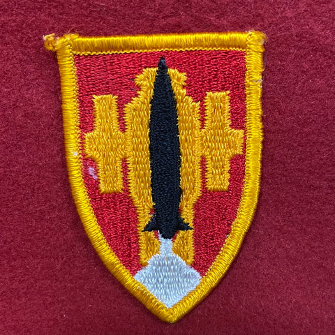 VINTAGE US Army Artillery and Missile School Patch Sew-On (12o59)