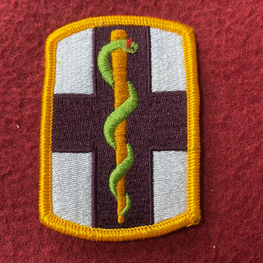 VINTAGE US Army 1st Medical Brigade Patch Sew-On (12o139)