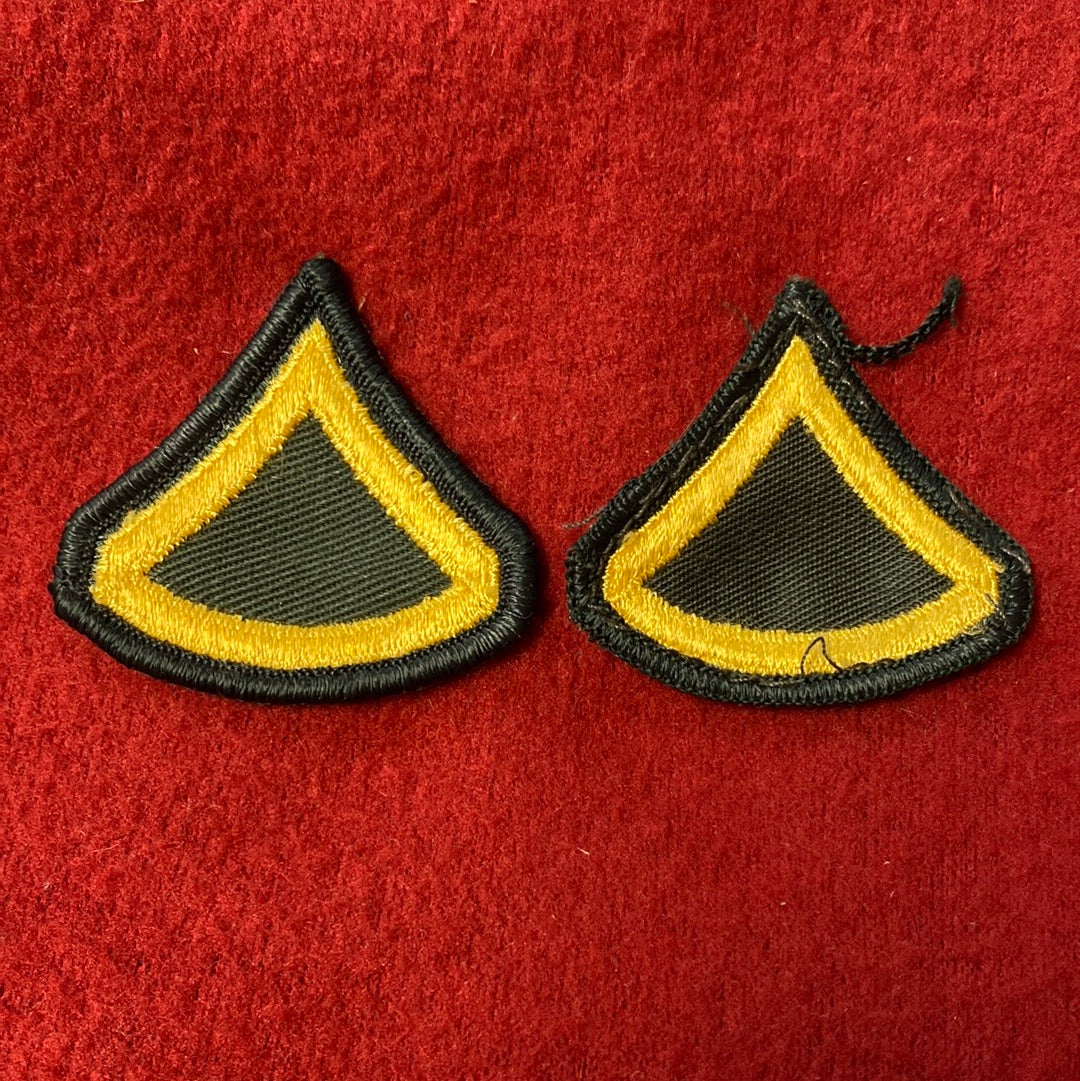 SET OF VINTAGE US Army Private First Class Rank Patch Sew-On (04cc95)