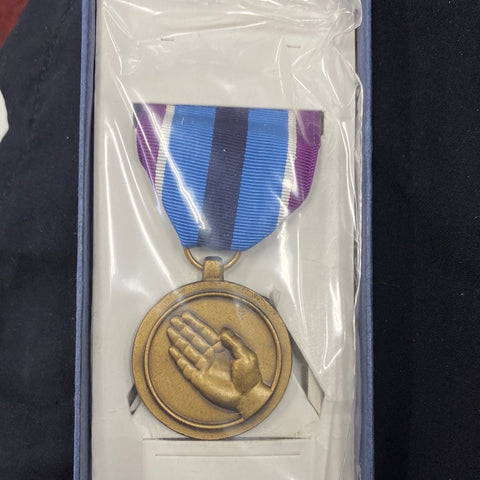 VINTAGE US Army HUMANITARIAN SERVICE Medal Ribbon (07cc48)