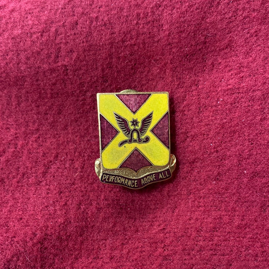 VINTAGE US Army 84th Field Artillery Pin (04cc88)