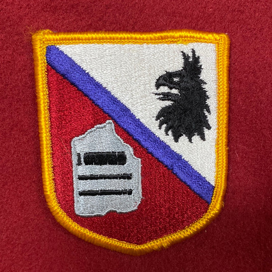 VINTAGE US Army Defense Language Institute Patch Sew-On (12o100)