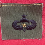 VINTAGE US Army COMBAT JUMP WINGS Patch SEW ON Subdued OD Black (04cc28)
