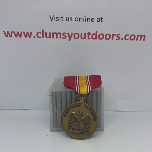 Vintage US Military National Defense Medal Army (2cc45)