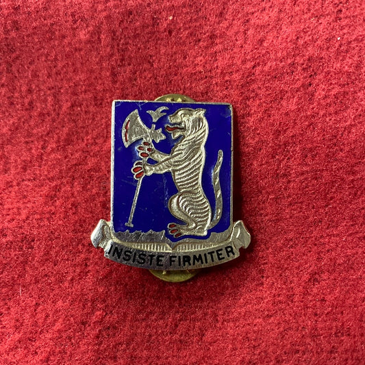 VINTAGE US Army 77TH ARMOR Pin (04cc54)